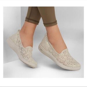 SKECHERS - WOMENS ARCH FIT UPLIFT - ROMANTIC SLIP ON SHOES